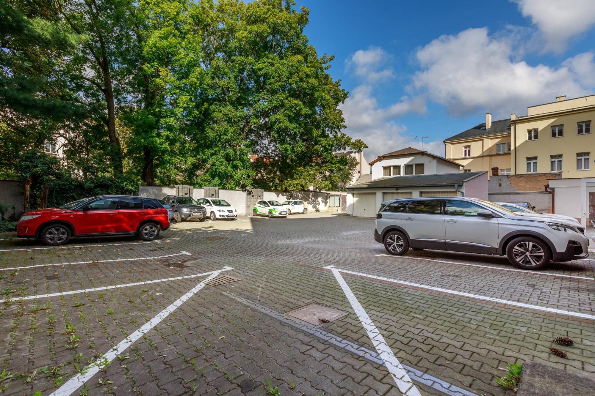 Avantgarde Apartments Plzen Luaran gambar